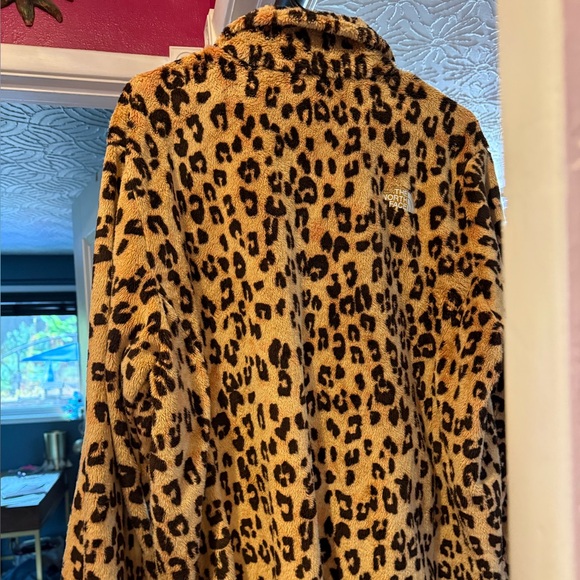 The North Face Tan and Black Animal Fleece Print Jacket - Picture 6 of 7
